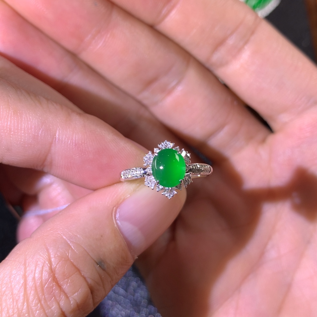 翡翠18K金镶嵌戒指翡翠