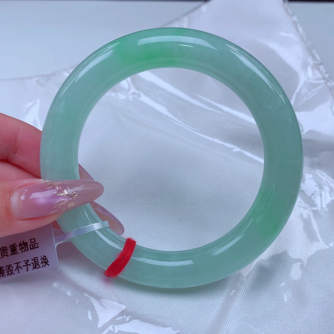 翡翠手镯未镶嵌翡翠57