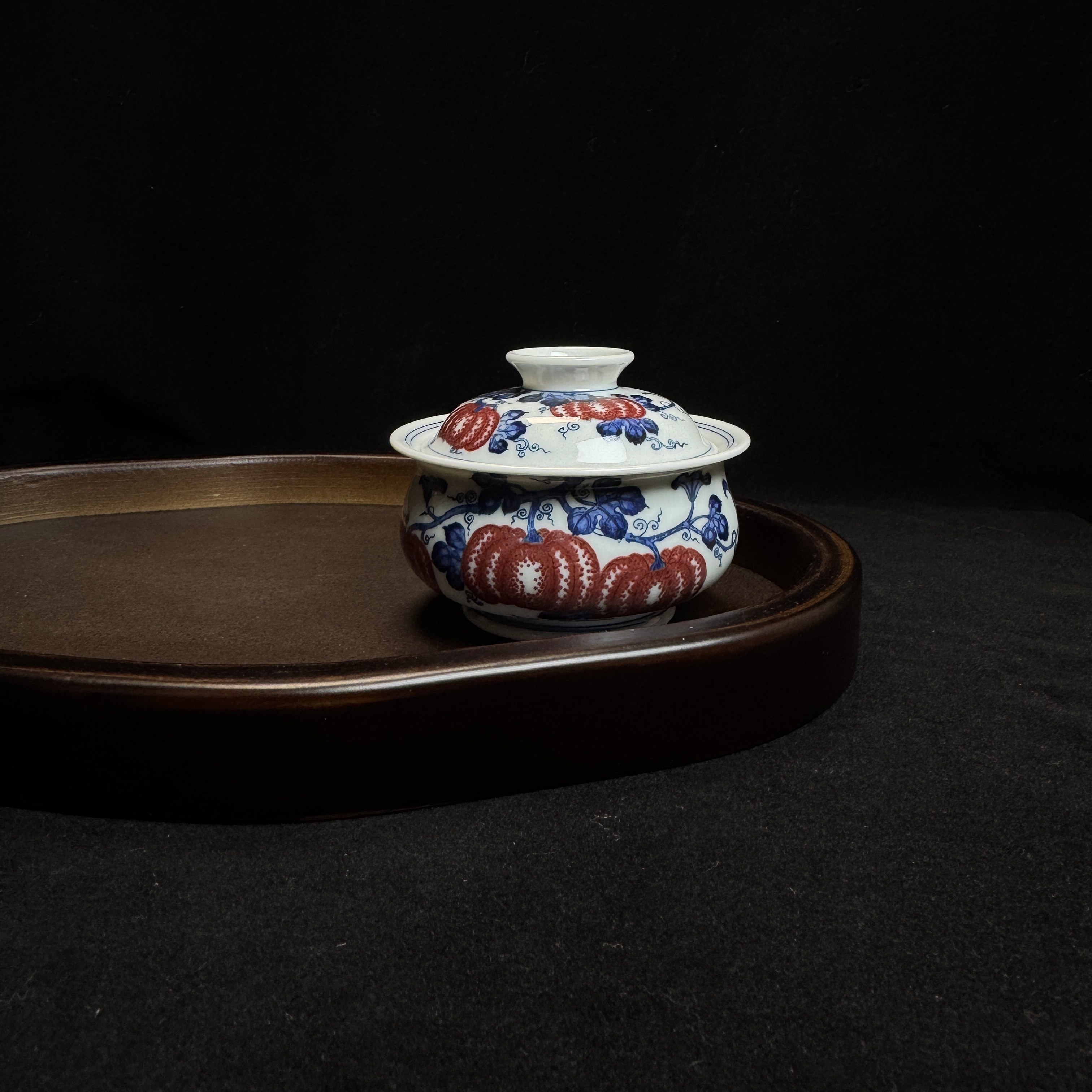 景德镇刻画堂青花釉里红南瓜盖碗