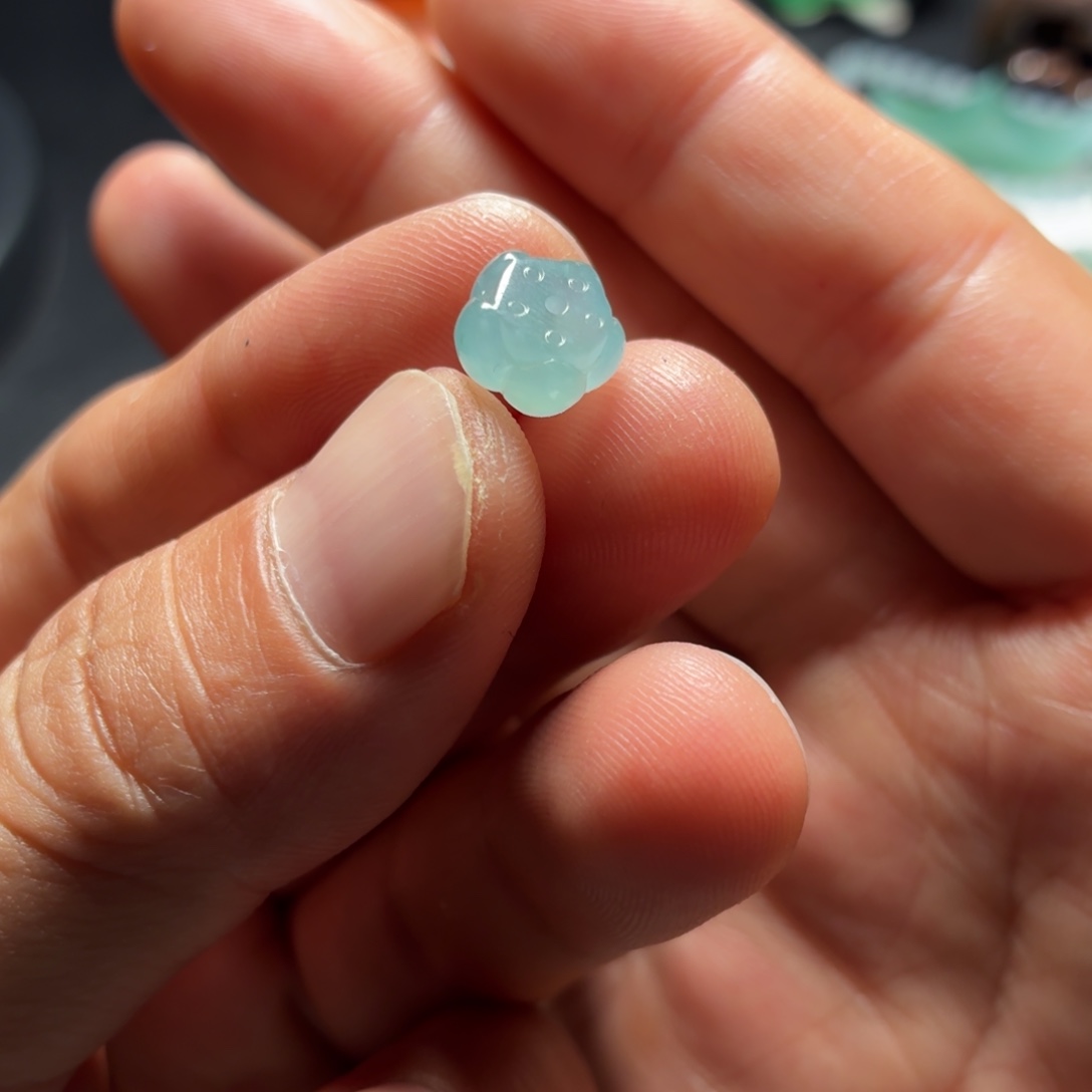 定制翡翠未镶嵌莲花