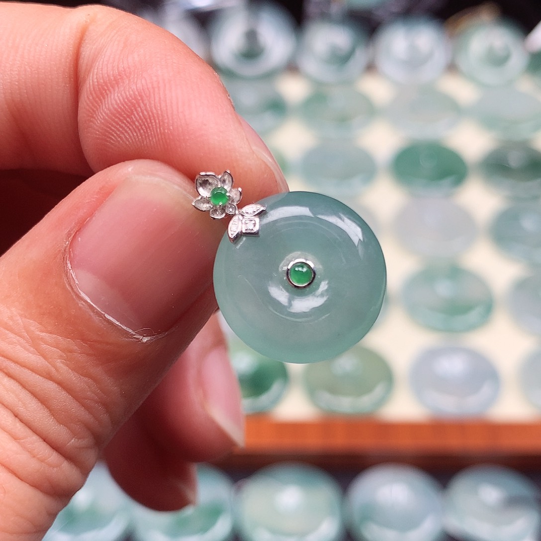 颈饰未镶嵌翡翠裸石15.8-5.2mm