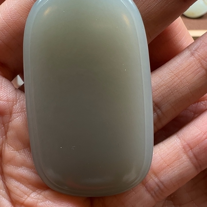 和田玉未镶嵌颈饰且末平安牌