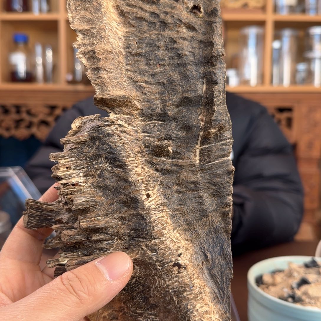 沉香摆件香港沉香铁头料31克