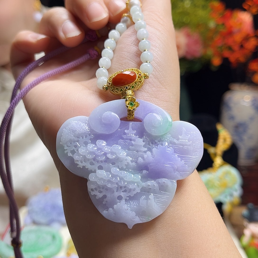 翡翠颈饰未镶嵌山水如意