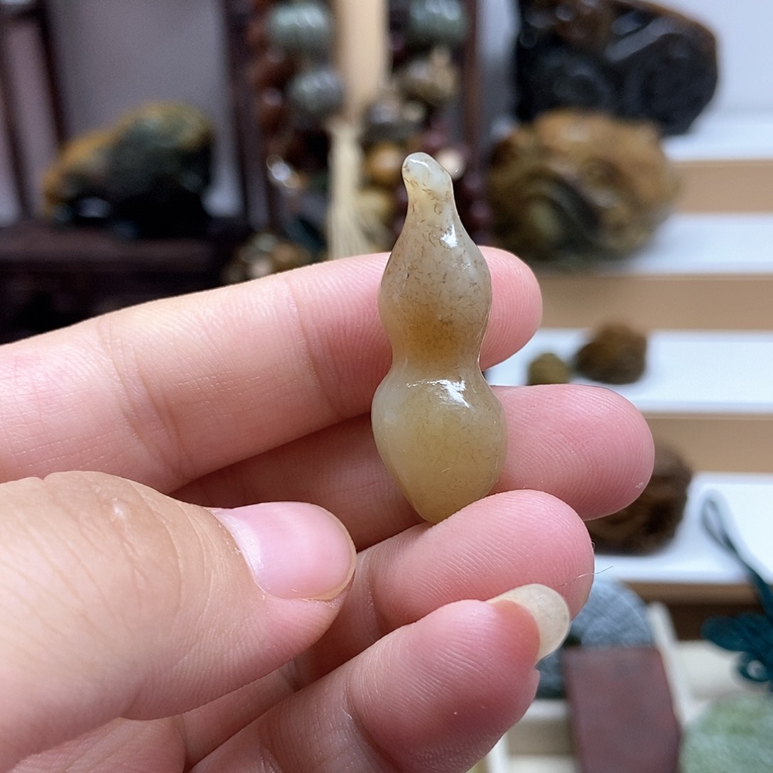 岫岩老玉（透闪石质玉）挂件未镶嵌
