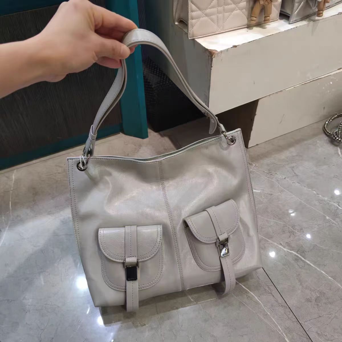 新款简约包包斜挎包百搭女士单肩手提通勤包