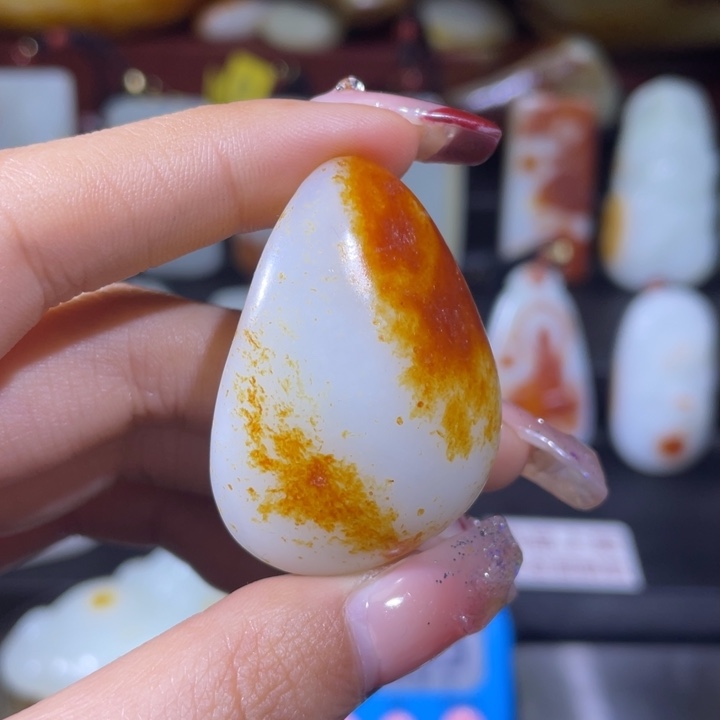 和田玉挂件未镶嵌卡*。