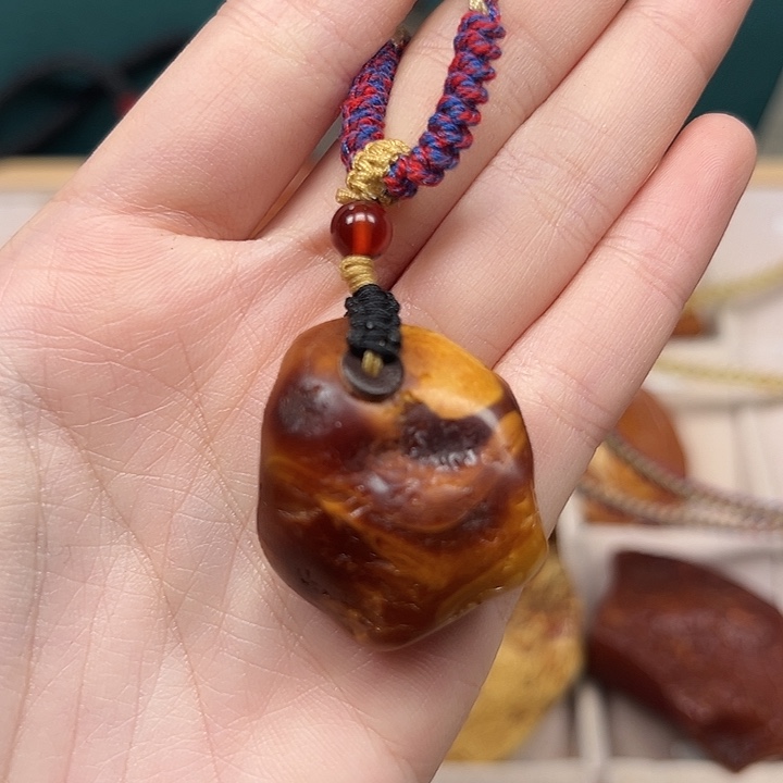 琥珀珠宝奇石未镶嵌