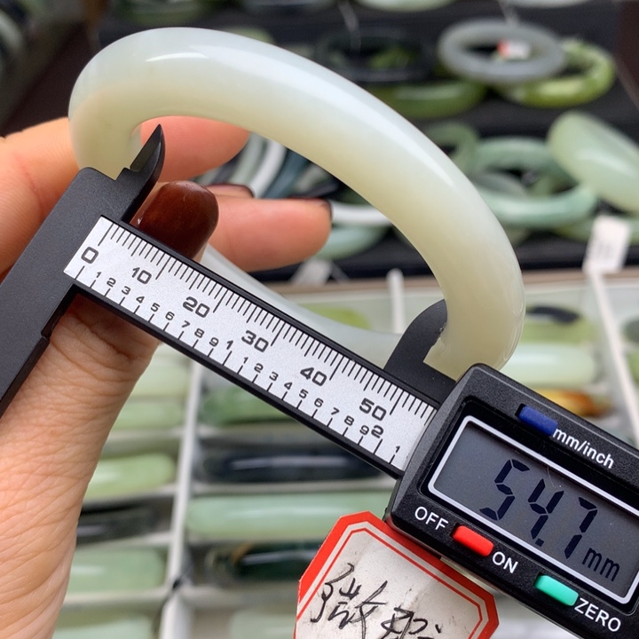 蛇纹石玉未镶嵌手镯676