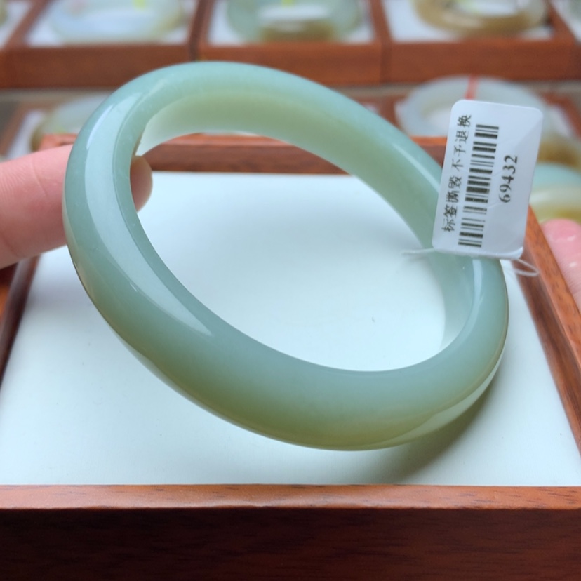 【闪购商品】和田玉手镯未镶嵌5758