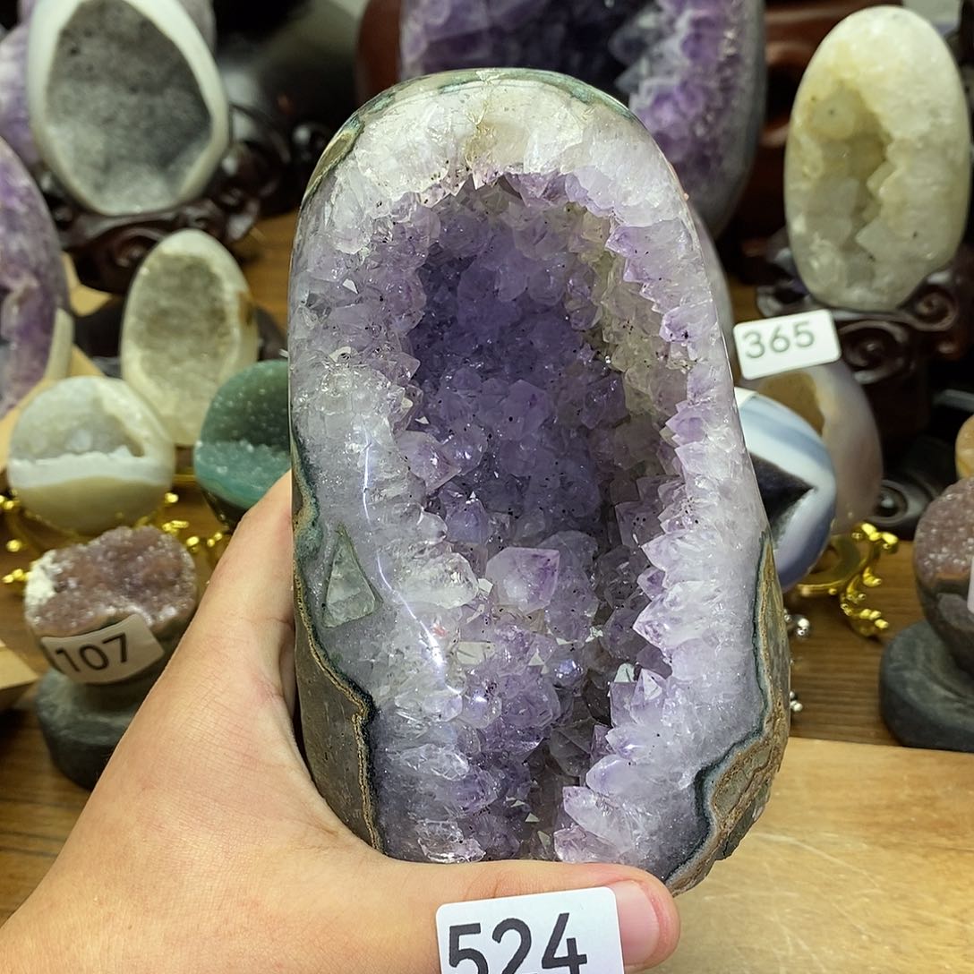 紫晶摆件未镶嵌半抛紫晶洞
