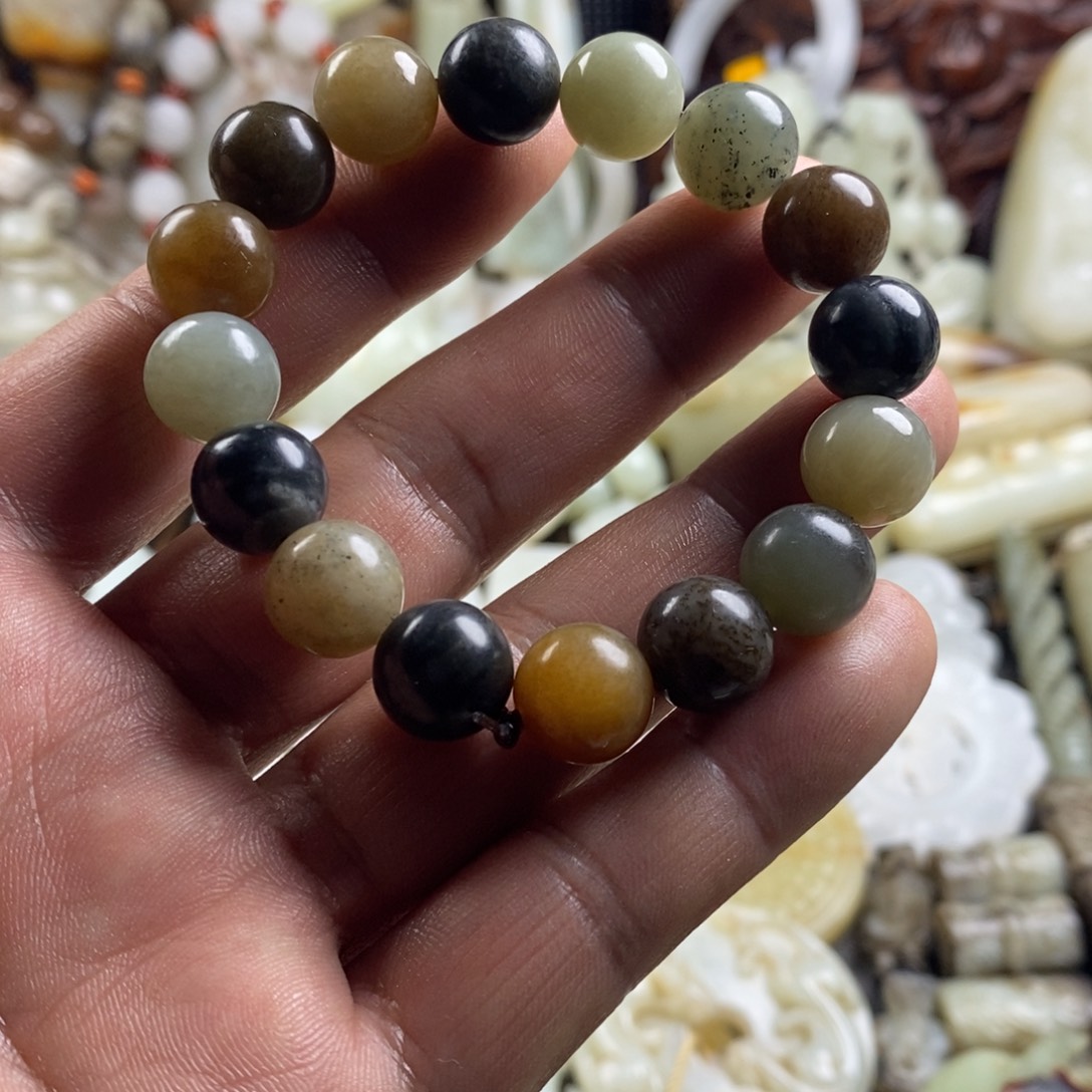 和田玉（糖玉）未镶嵌颈饰