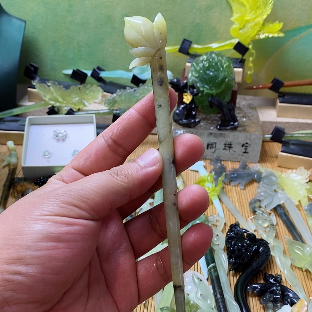 蛇纹石玉发簪未镶嵌