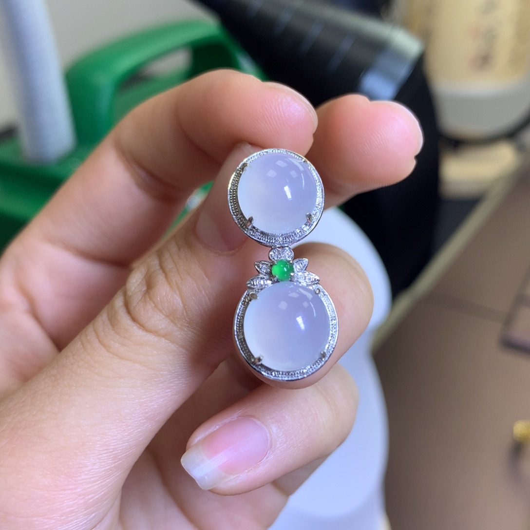 翡翠颈饰18K金镶嵌翡翠