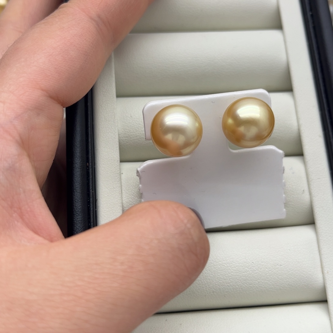 海水珍珠18K金镶嵌耳饰