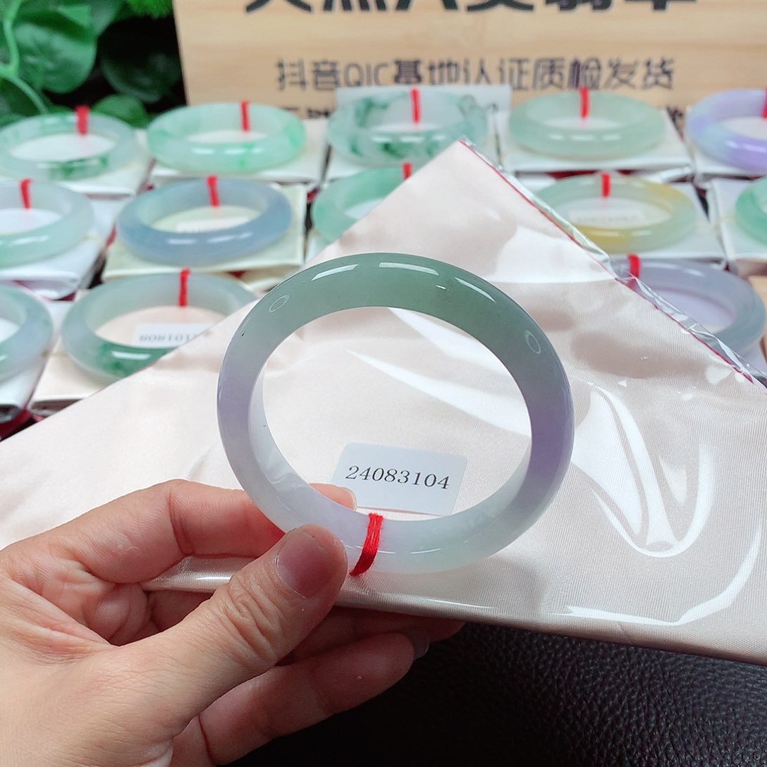 翡翠手镯未镶嵌天然A货翡翠手镯