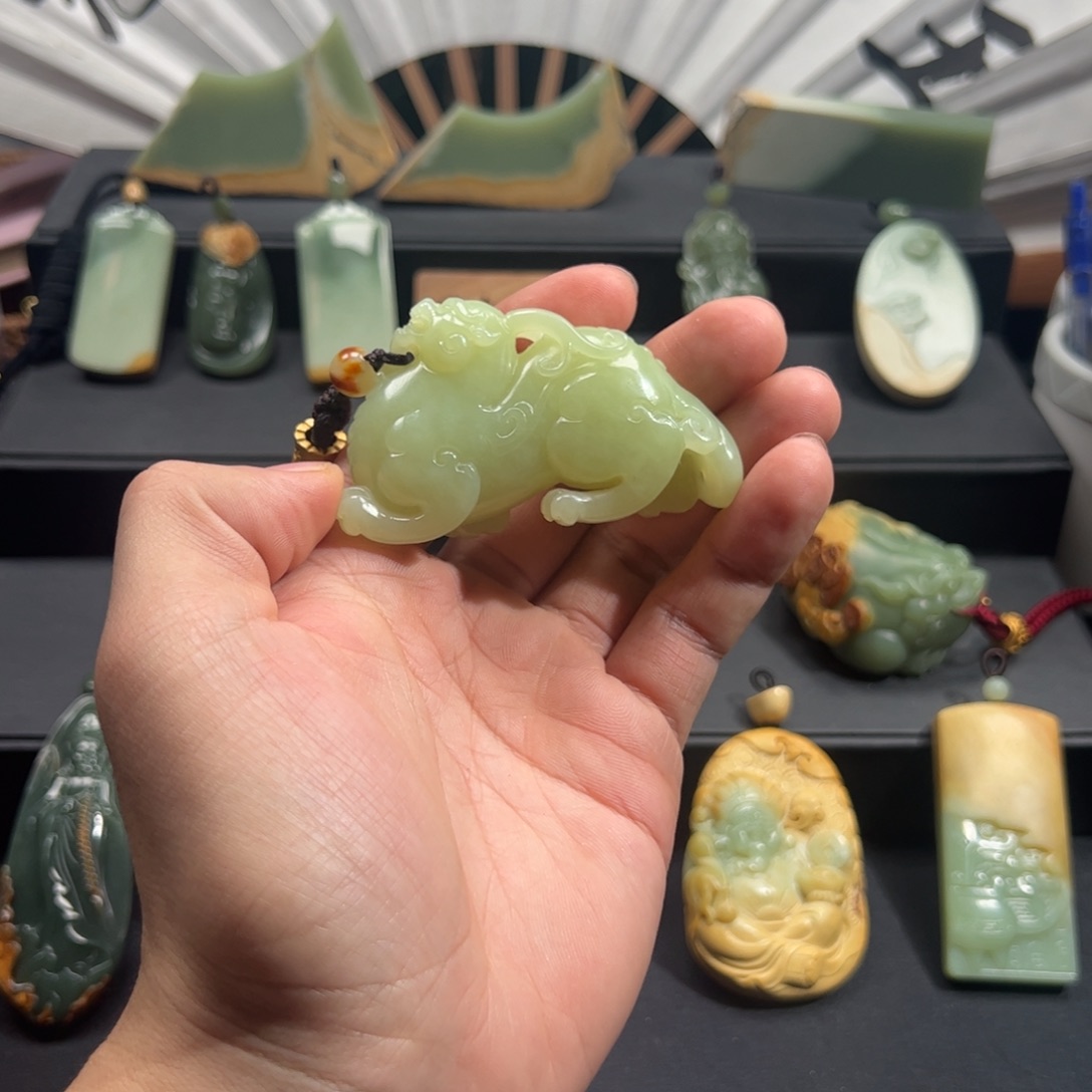 岫岩老玉（透闪石质玉）颈饰未镶嵌一****猫