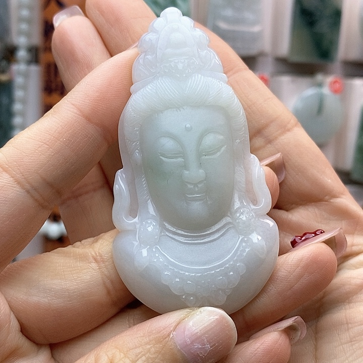 翡翠颈饰未镶嵌每天