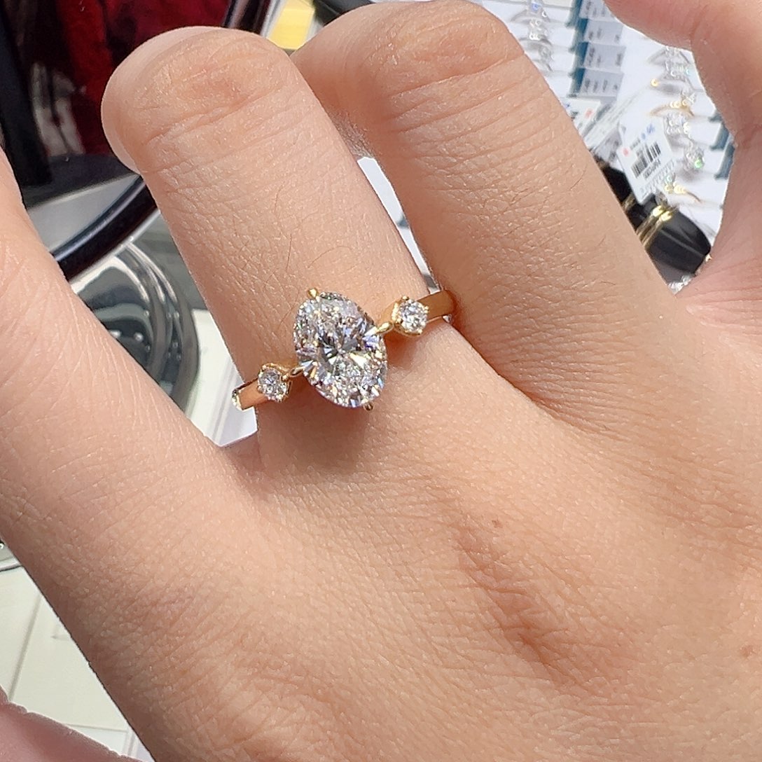 实验室培育钻石18K金镶嵌嘉**蓓1.128ct