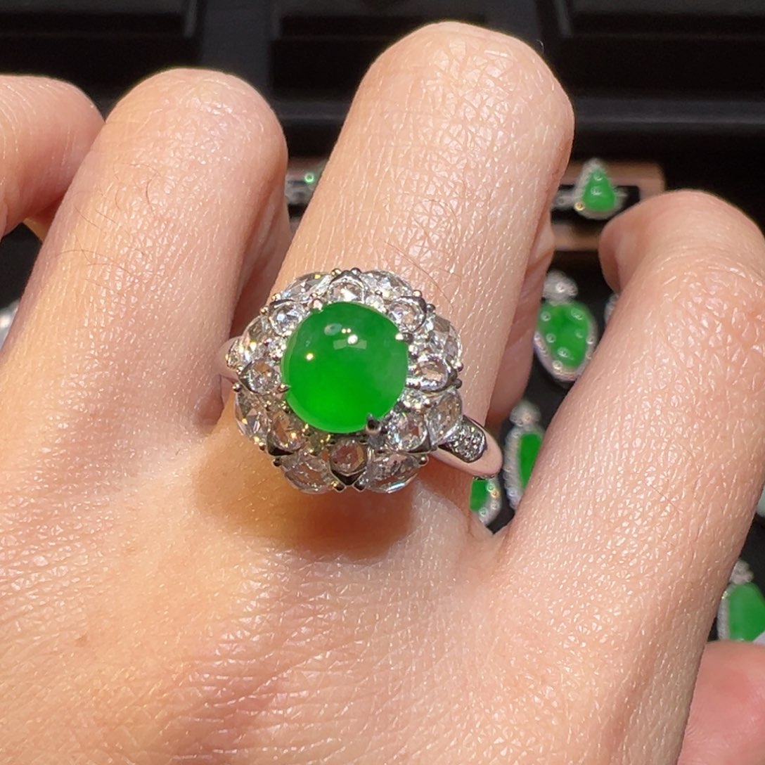 翡翠戒指18K金镶嵌酱*?定金16000