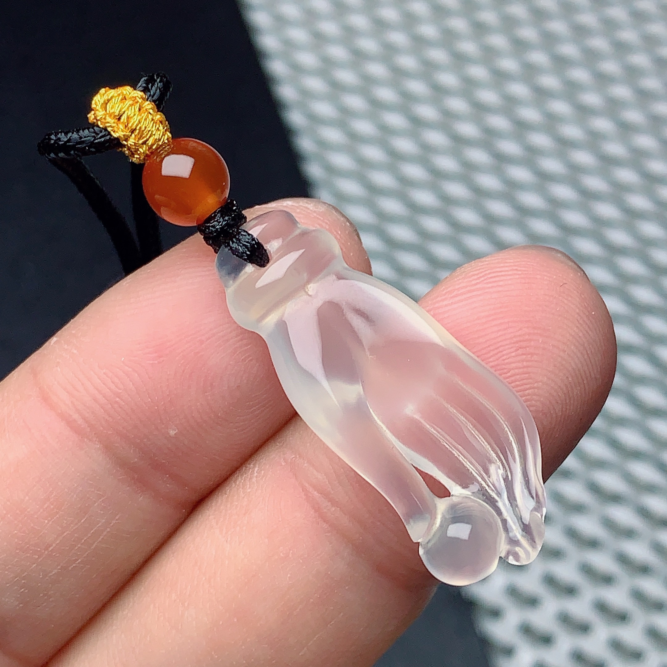天然玛瑙白冰掌上明珠吊坠佛手玉石挂件31/12.2/6.2mm