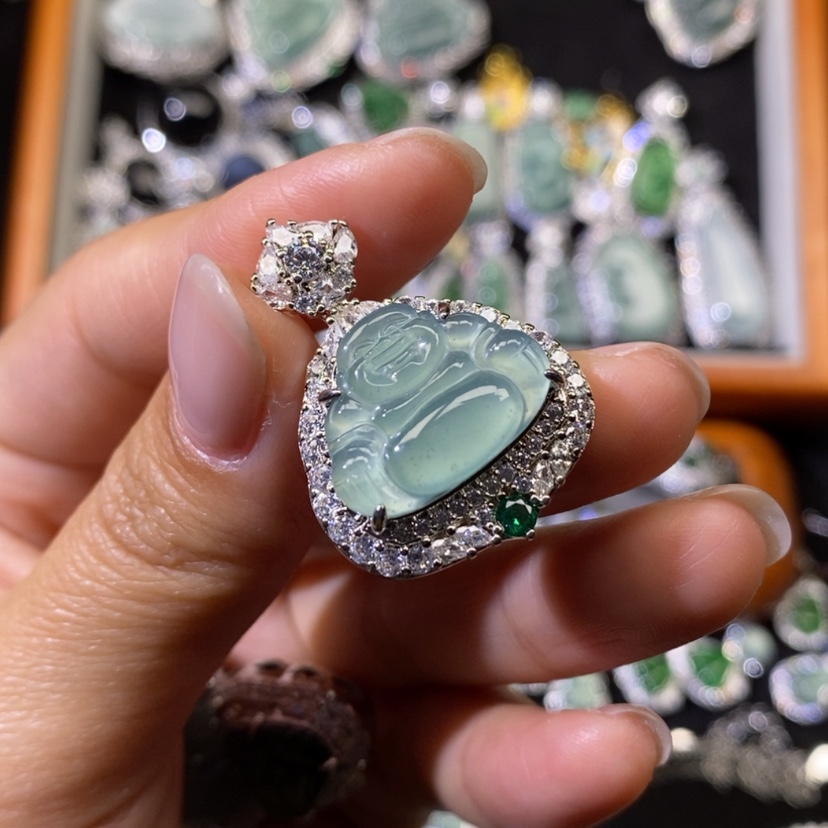 【闪购商品】翡翠颈饰未镶嵌天然