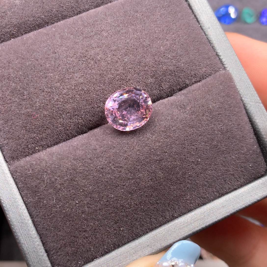 碧玺粉碧玺3.6克拉未镶嵌