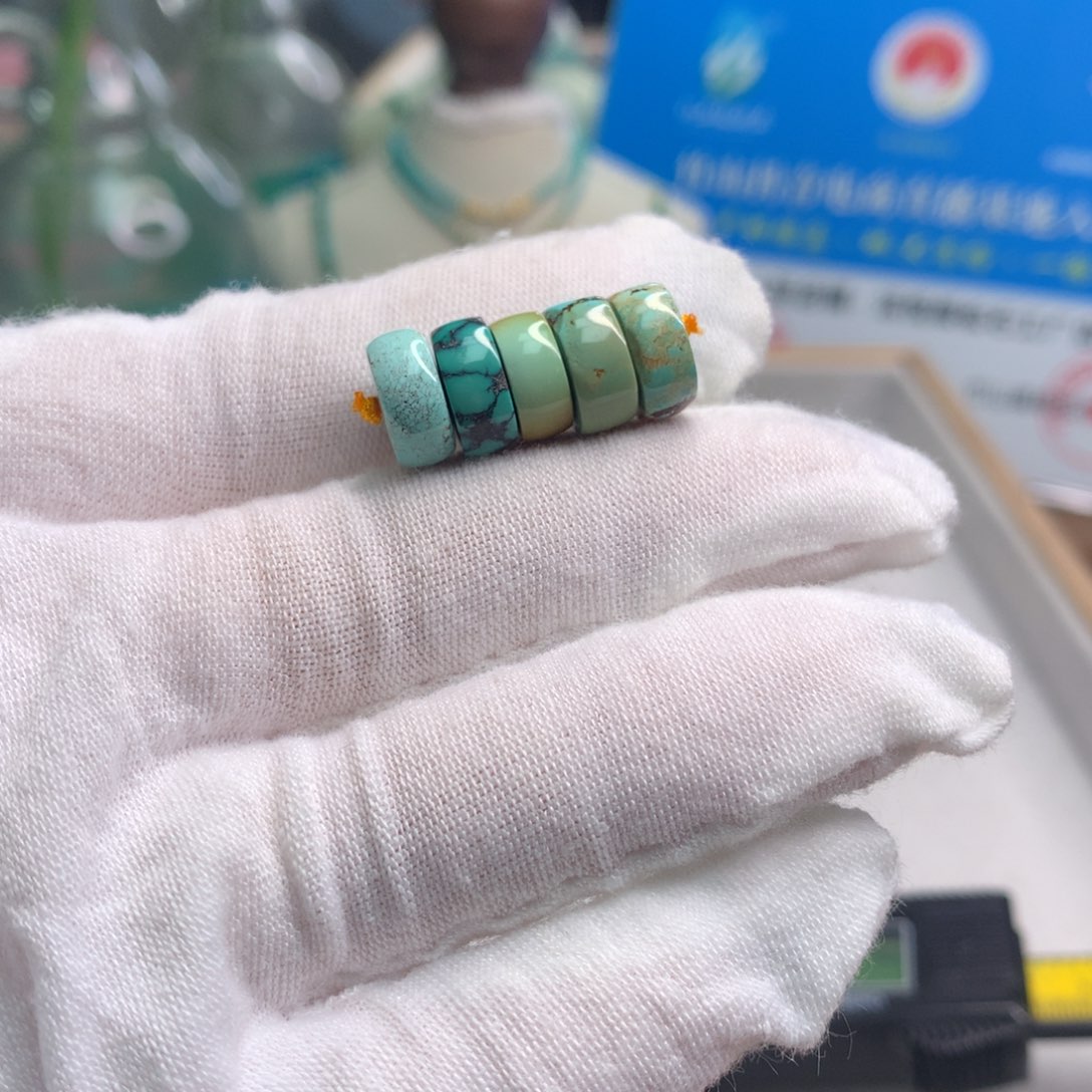绿松石未镶嵌饰品