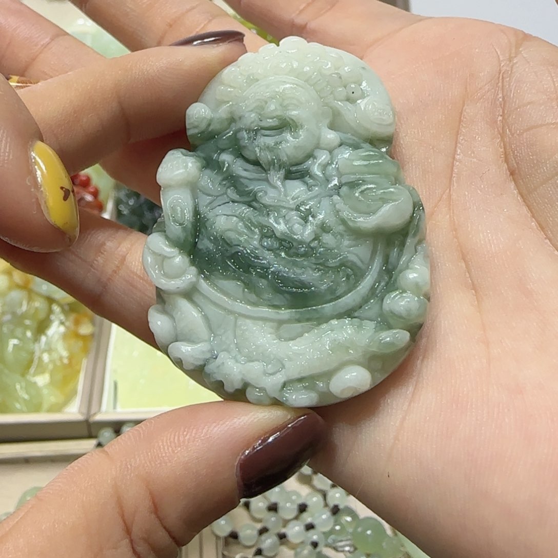 未镶嵌蛇纹石玉吊坠