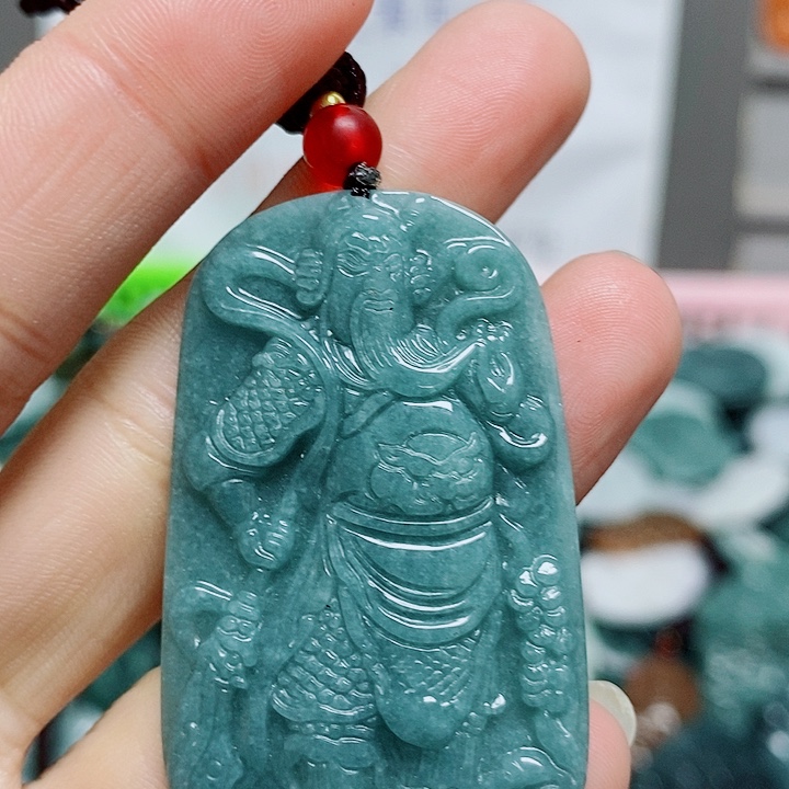 翡翠颈饰未镶嵌纯天然