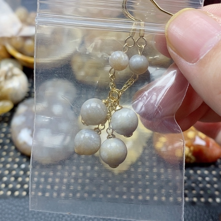 硅化珊瑚（珊瑚玉）颈饰未镶嵌