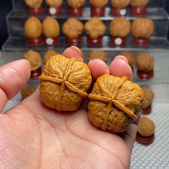 文玩核桃把件四棱13