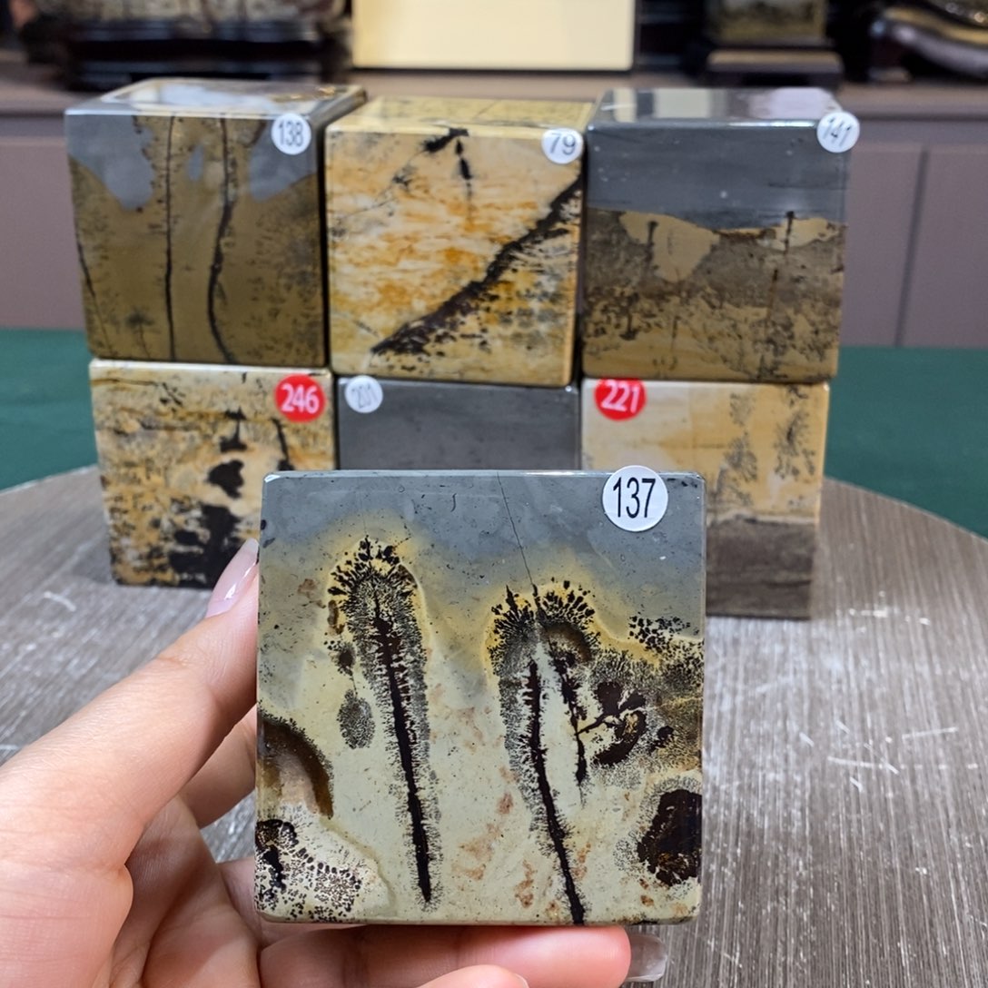 石材广西国画石草花石