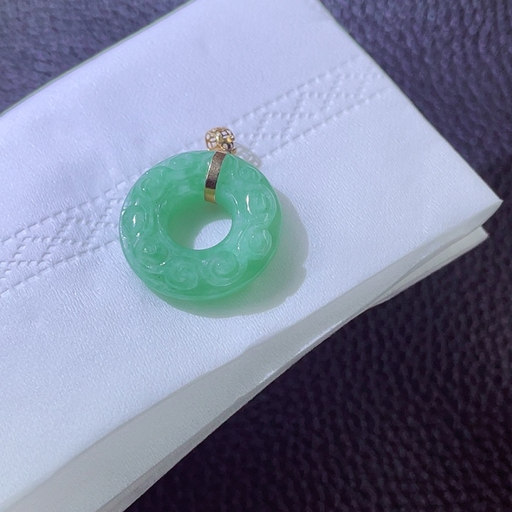 翡翠颈饰18K金镶嵌翡翠