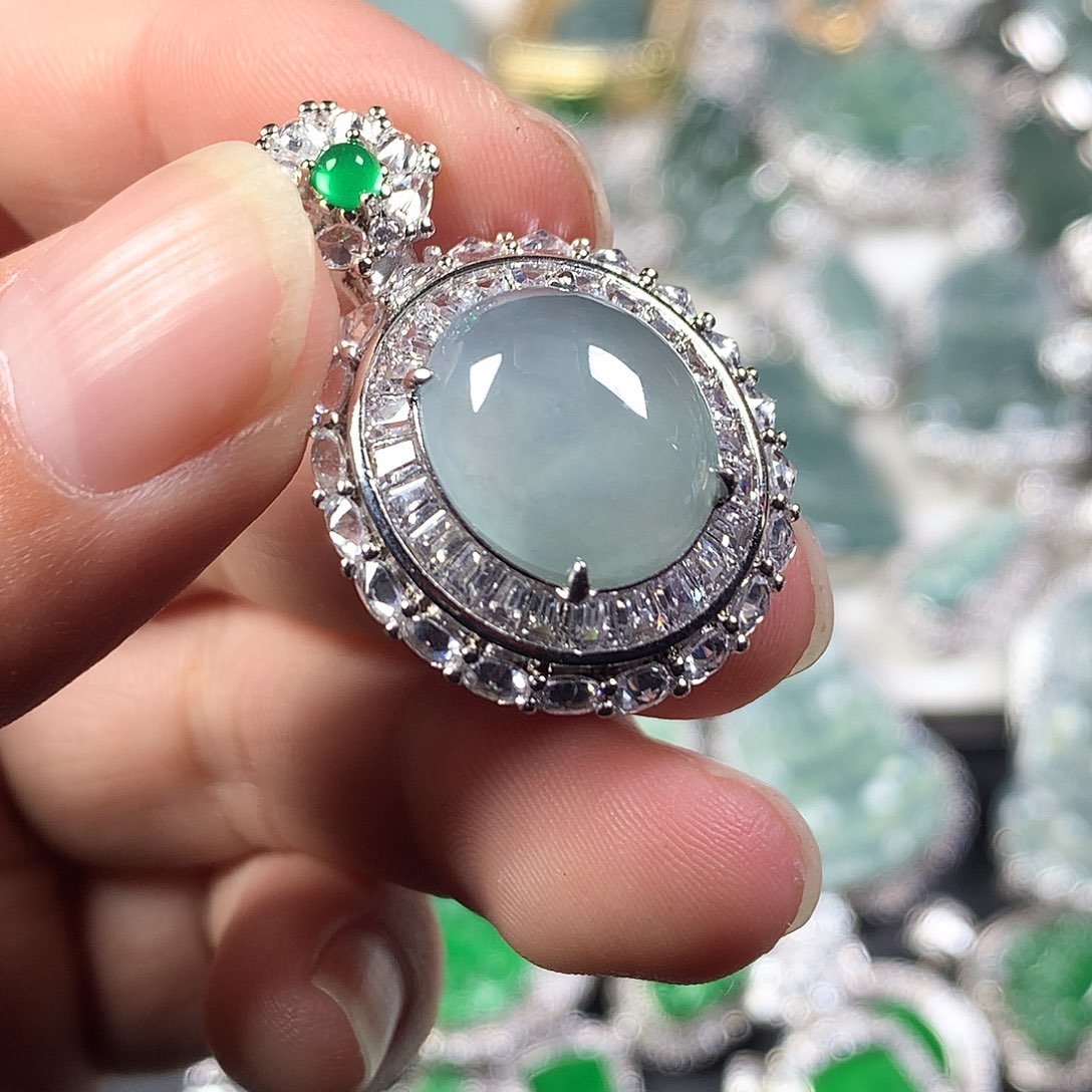 翡翠未镶嵌颈饰蛋面