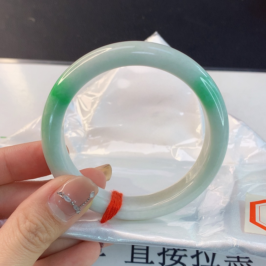 翡翠手镯未镶嵌天然翡翠A货128