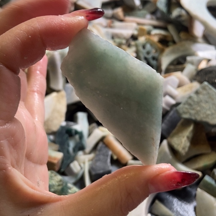 翡翠颈饰未镶嵌天然翡翠