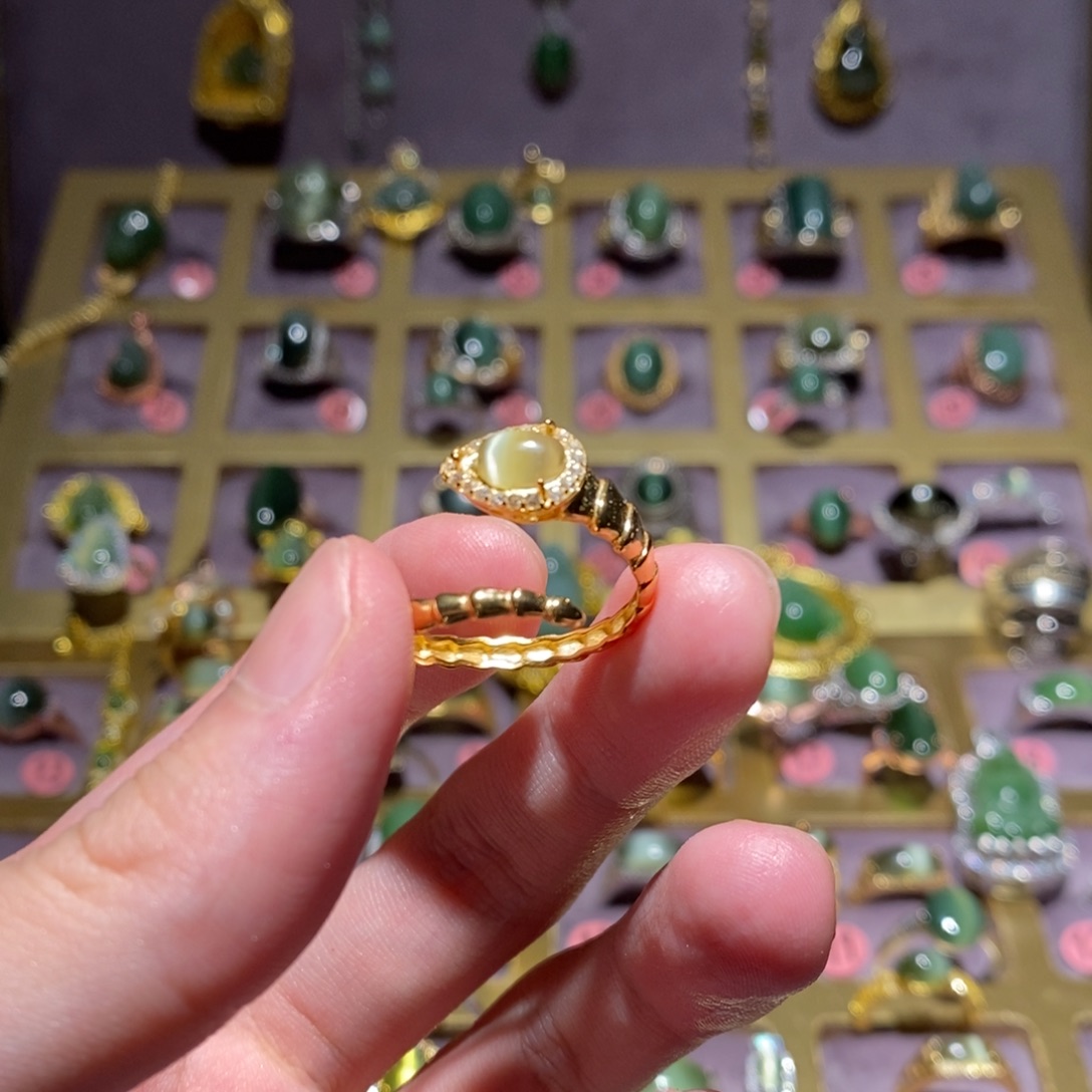 未镶嵌戒指和田玉（碧玉）