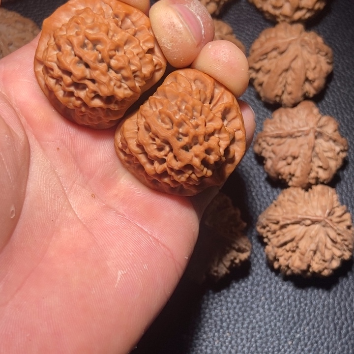 玩***度吊坠文玩核桃秦岭野生文玩核桃