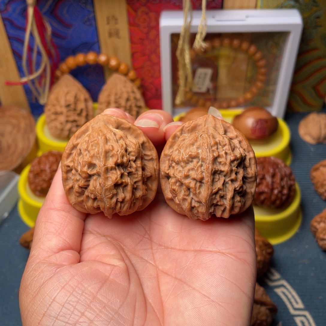 文玩核桃把件39+金麒麟