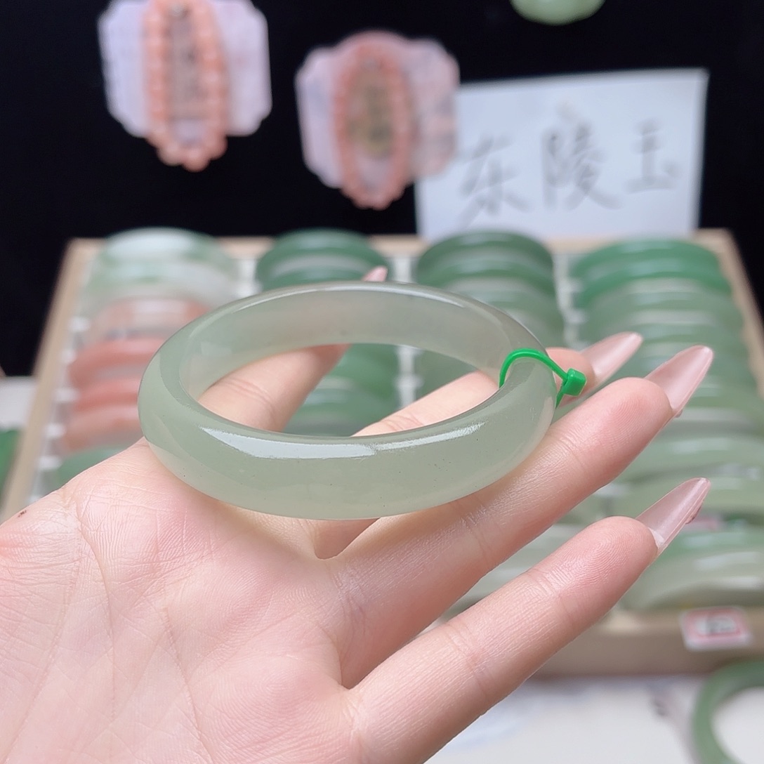 石英质玉未镶嵌手镯58