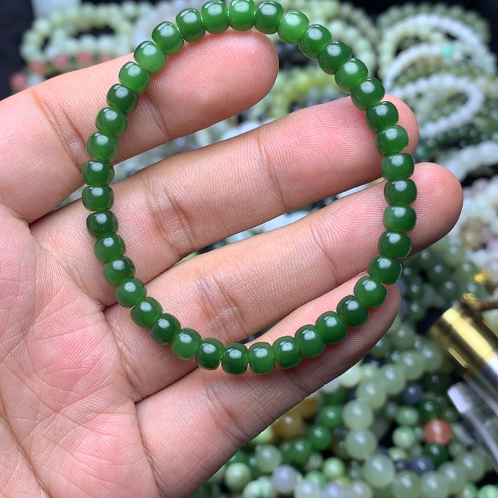 和田玉未镶嵌手串俄料 老料 精品碧玉 无黑点