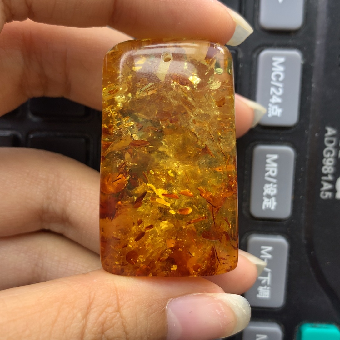 琥珀未镶嵌珠宝奇石