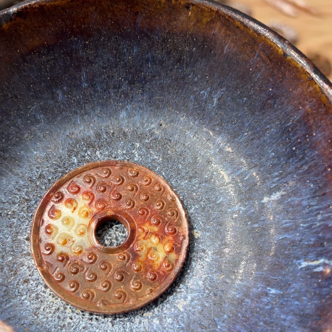 自***空瓷片我想问一位小女孩是在学校