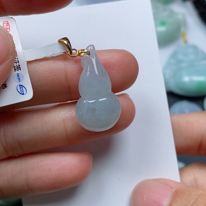 翡翠颈饰未镶嵌消*星葫芦