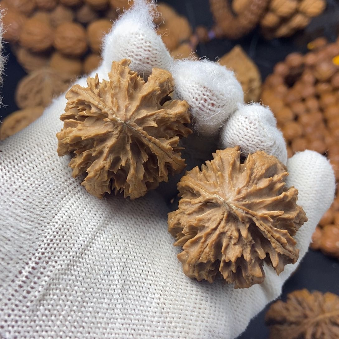 桃核把件秦岭核桃雪花灯笼36