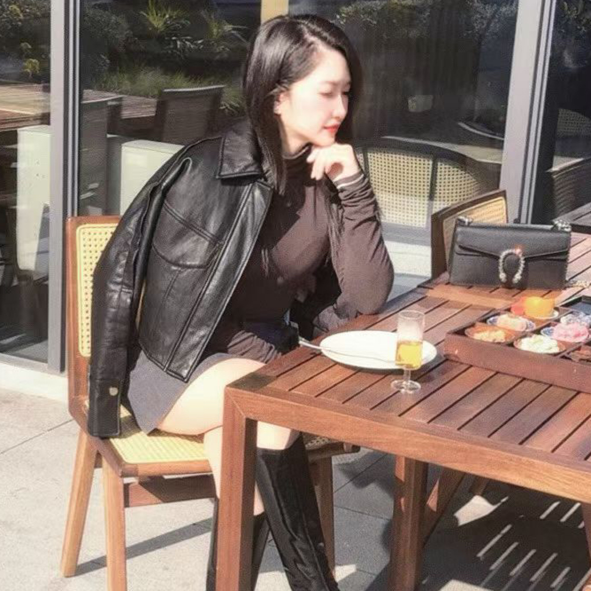 新款设计感德绒长袖高领弹力修身打底衫