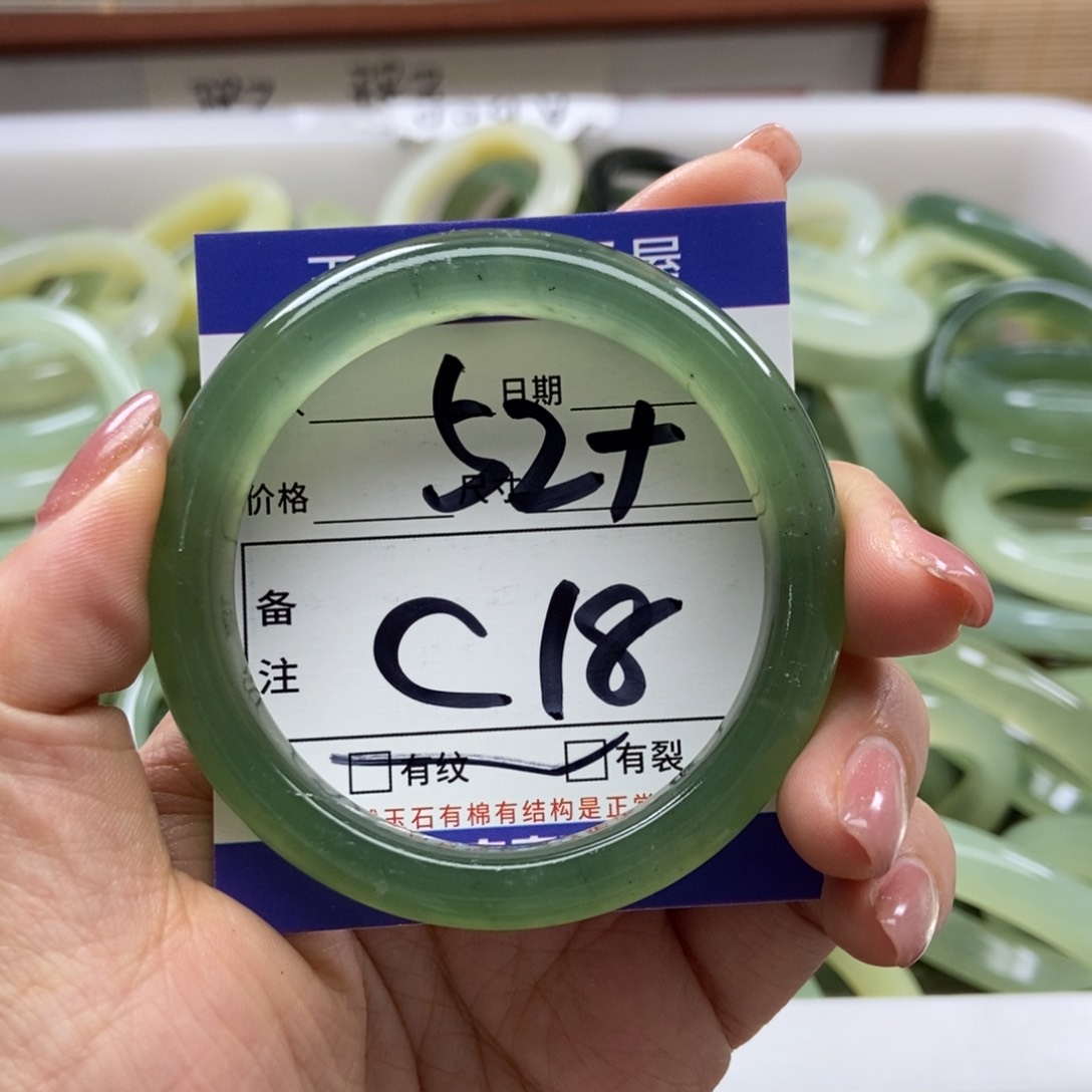 岫玉手镯手镯未镶嵌