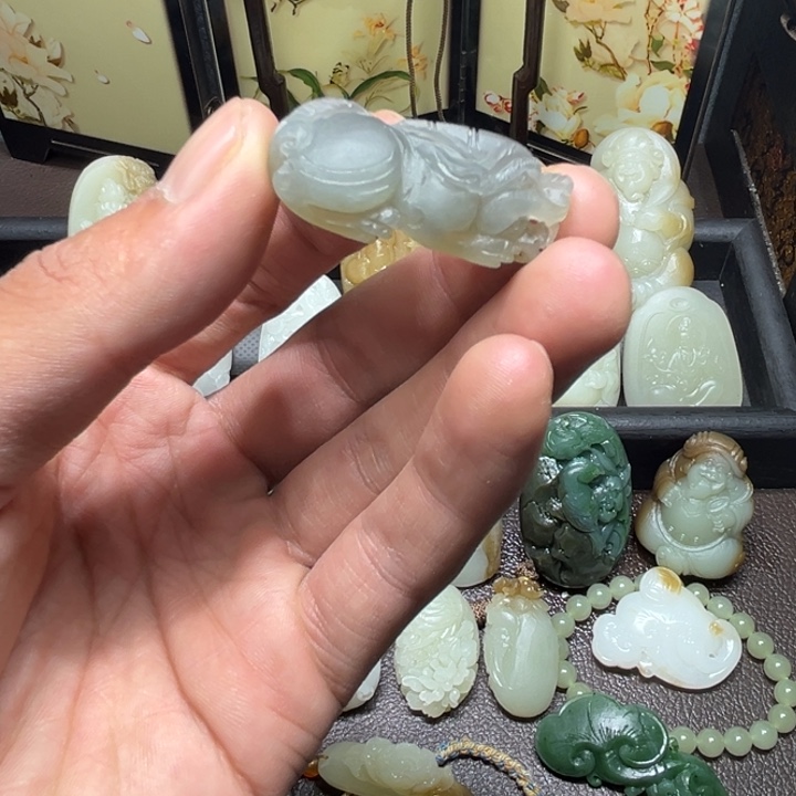 和田玉未镶嵌颈饰