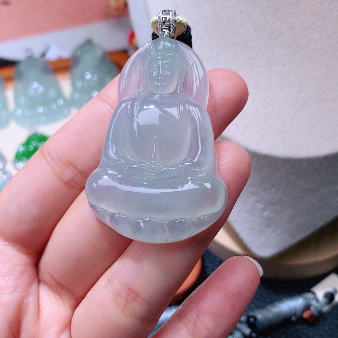 颈饰18K金镶嵌翡翠素衣